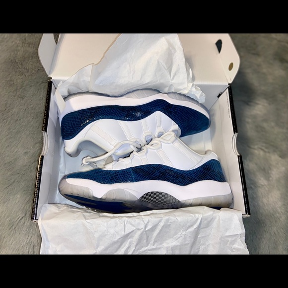Air Jordan 11 Retro Low ‘Navy Snakeskin’ - Picture 2 of 6